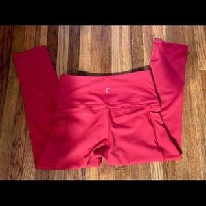Red Pocket Light N Tight Capri